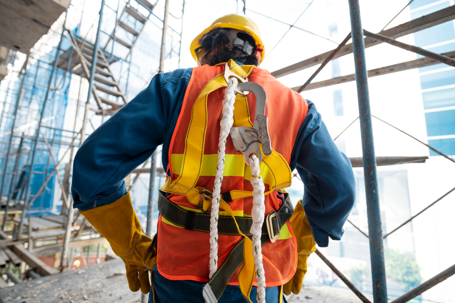 Trabajador con equipo de seguridad
